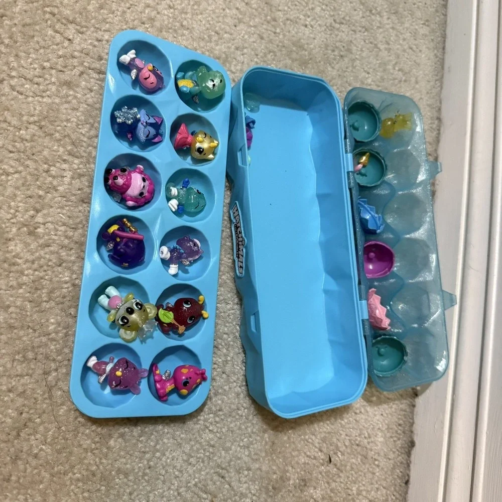 Hatchimals Mini Figures CollEGGtibles 13 Minis In Shells‎ & Plastic Egg Carrier